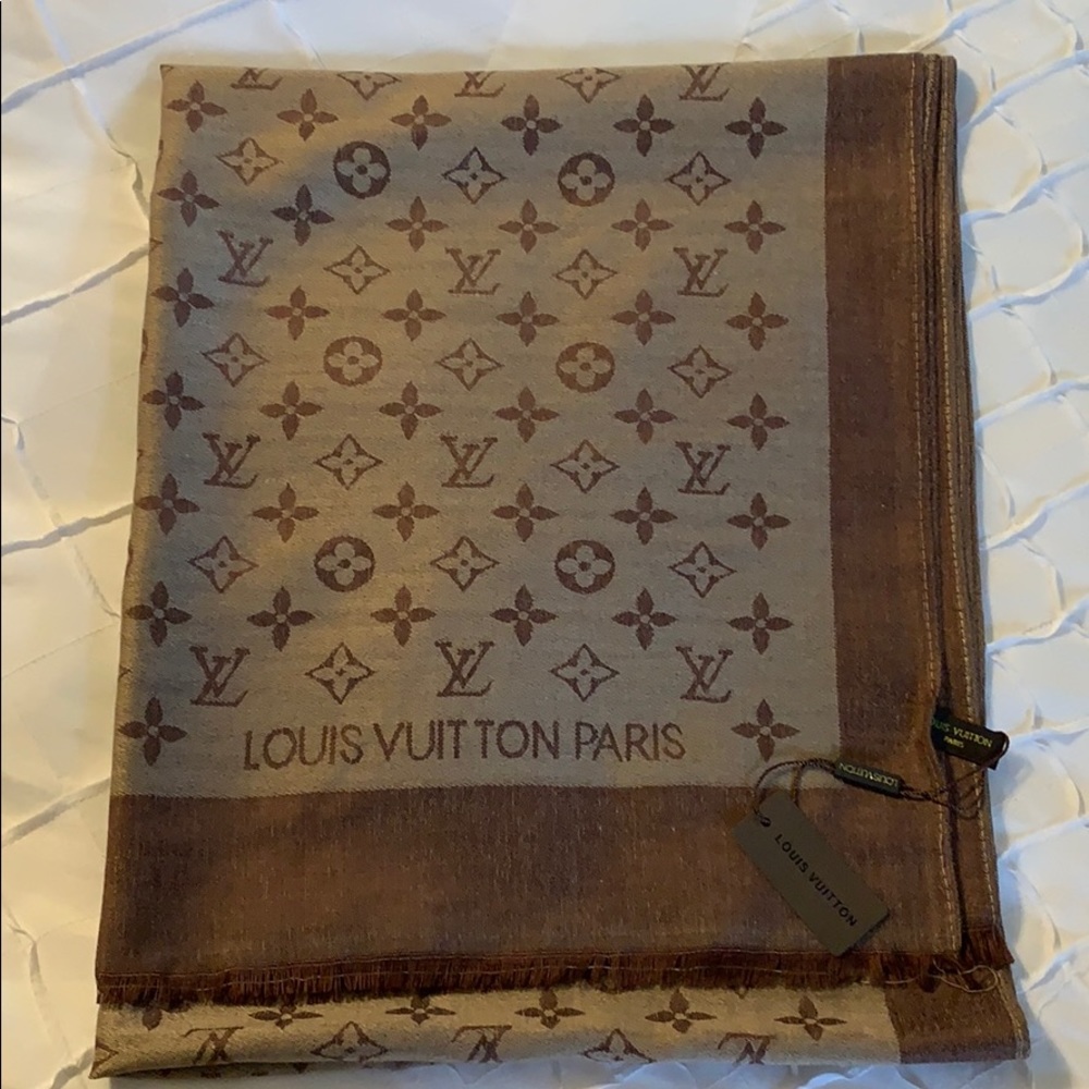 New With Tags   LV Scarf blanket/shawl